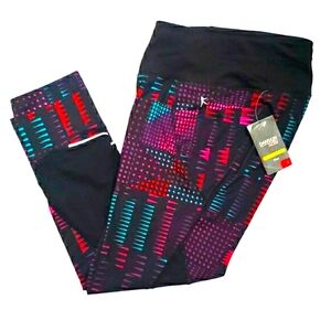 New Danskin Now Performance Fitted Capri Leggings with Pockets Size S (4-6)